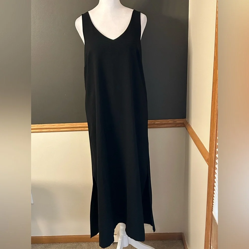 Lululemon V-Neck Midi Dress Black Size 6